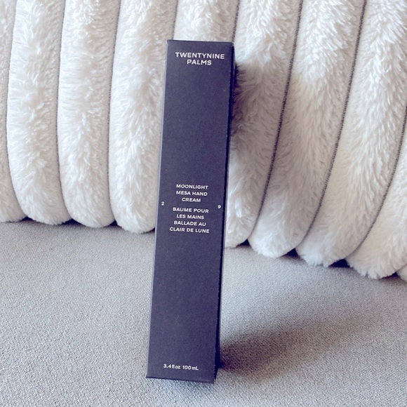Twentynine Palms Moonlight Mesa Hand Cream
3.4 fl oz - Picture 4 of 5